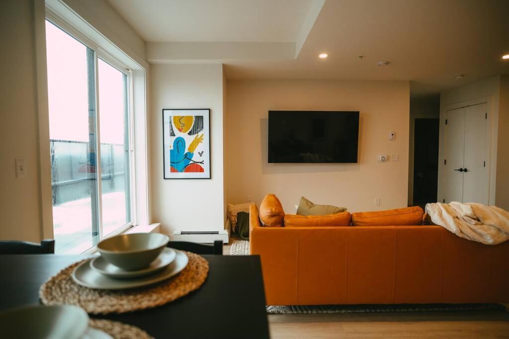 شقة Chic Cozy Retreat - 2Br - Stunning North End Views هاليفاكس المظهر الخارجي الصورة