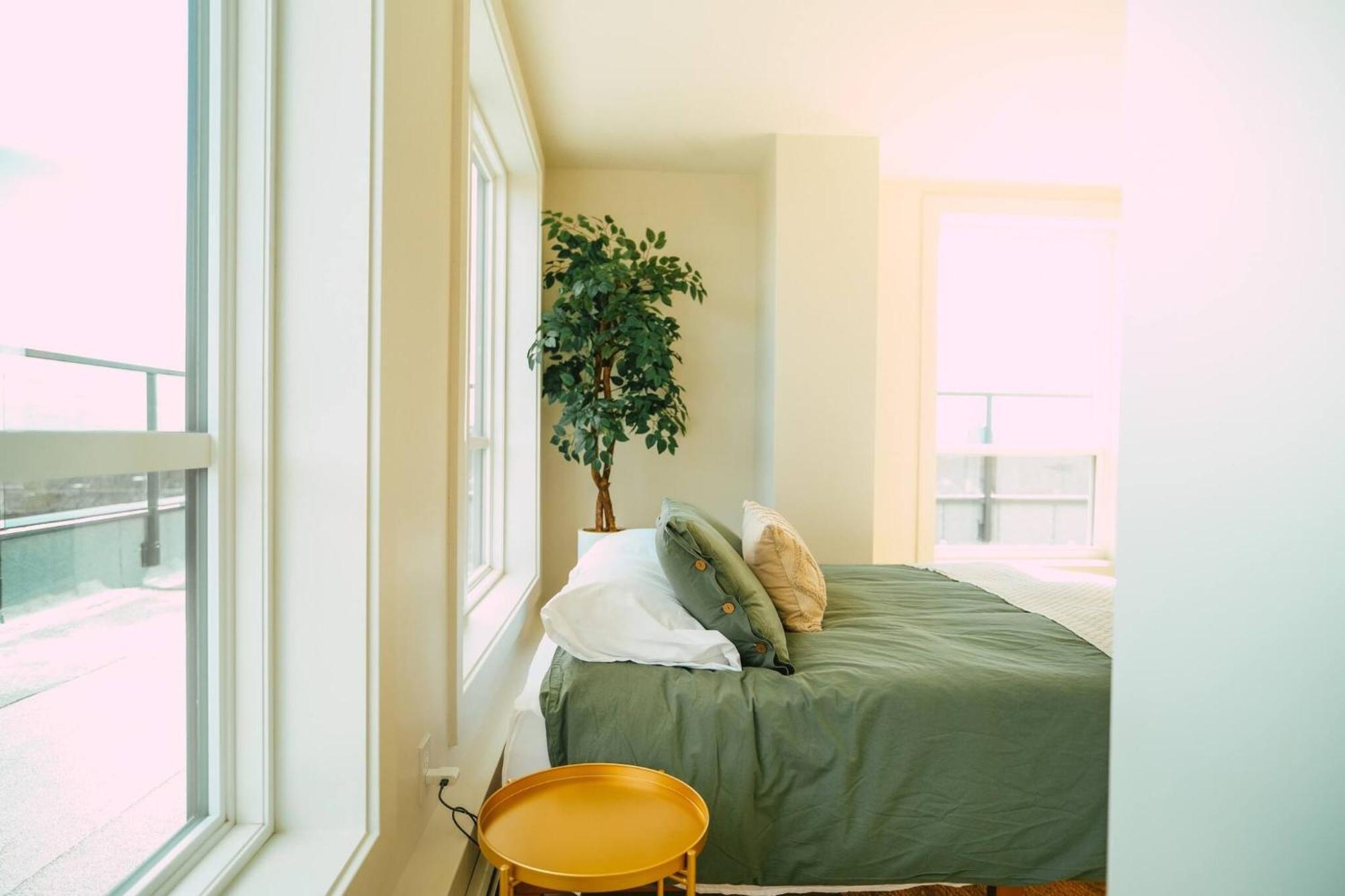 شقة Chic Cozy Retreat - 2Br - Stunning North End Views هاليفاكس المظهر الخارجي الصورة